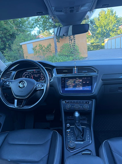Volkswagen Tiguan Allspace 4 of 5