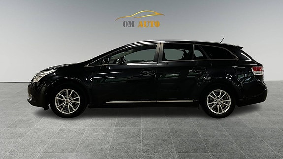 Toyota Avensis 4 of 5