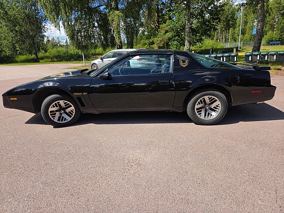 Pontiac Trans Am 4 of 13