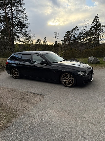 BMW 320d 2 of 5