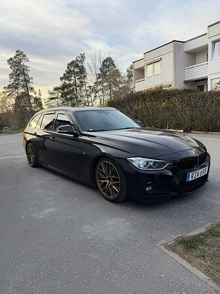 BMW 320d 3 of 5