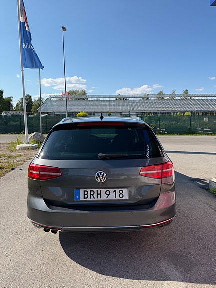 Volkswagen Passat 12 of 12