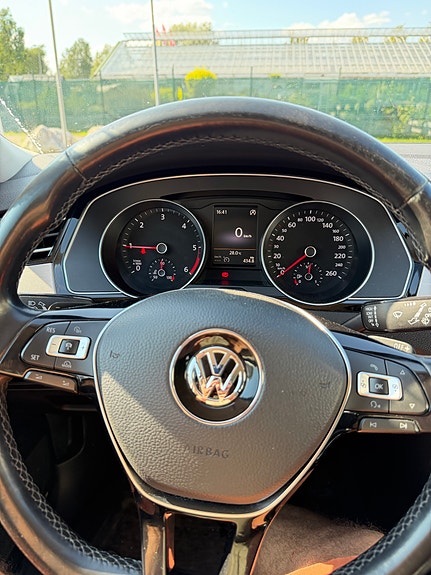 Volkswagen Passat 5 of 5