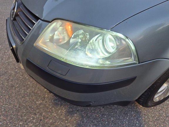Volkswagen Passat 16 of 16