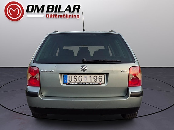 Volkswagen Passat 8 of 16