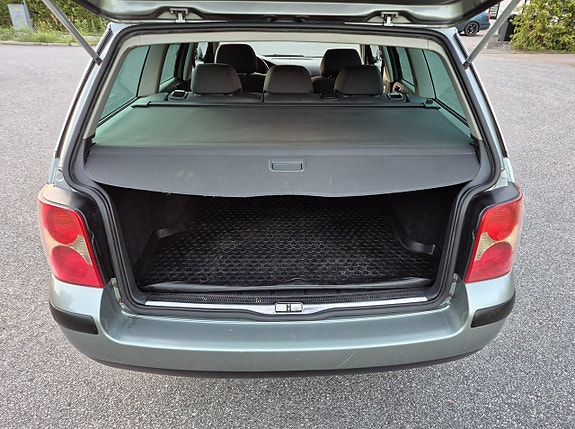 Volkswagen Passat 15 of 16