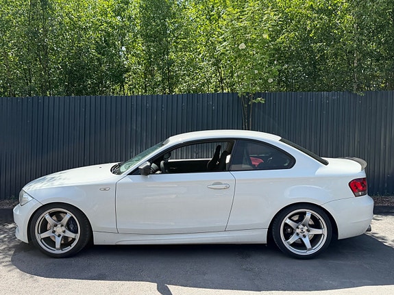 BMW 135i 3 of 5