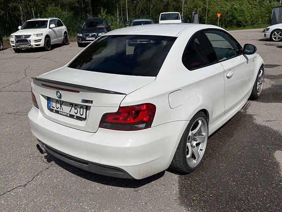 BMW 135i 4 of 5