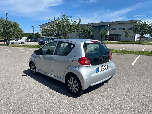 Toyota Aygo 4 of 5