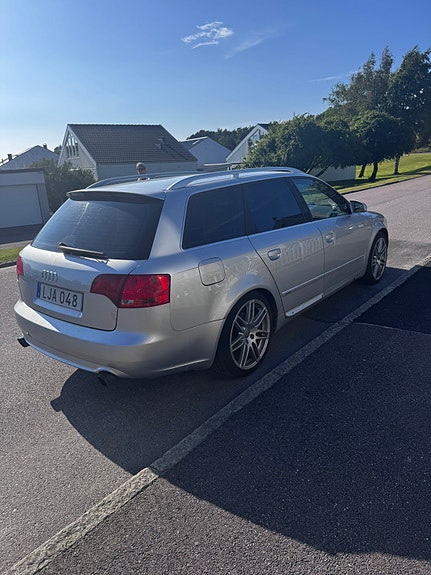 Audi A4 3 of 17