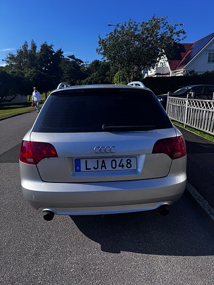 Audi A4 2 of 17