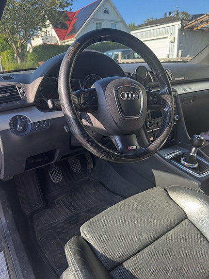 Audi A4 7 of 17