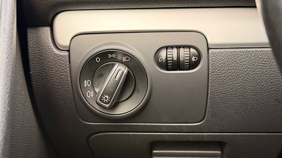 Volkswagen Golf VI 12 of 30