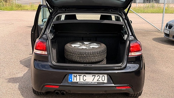 Volkswagen Golf VI 27 of 30