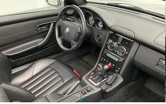 Mercedes-Benz SLK32 8 of 8
