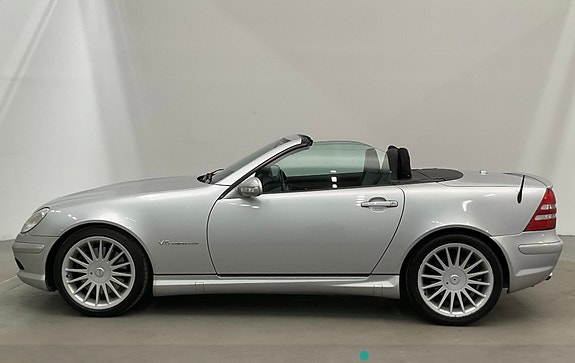 Mercedes-Benz SLK32 2 of 8