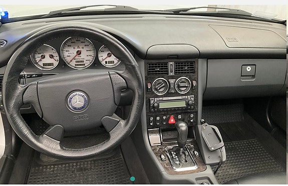 Mercedes-Benz SLK32 5 of 8