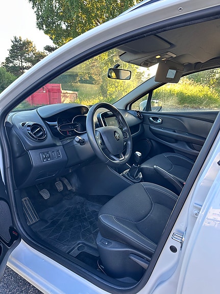 Renault Clio 8 of 9