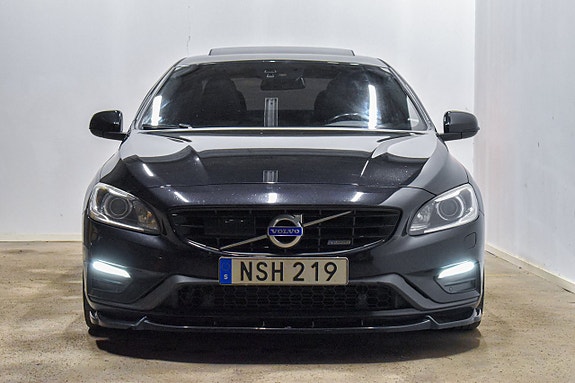 Volvo S60 3 of 5