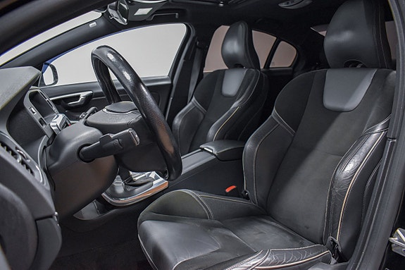 Volvo S60 8 of 28