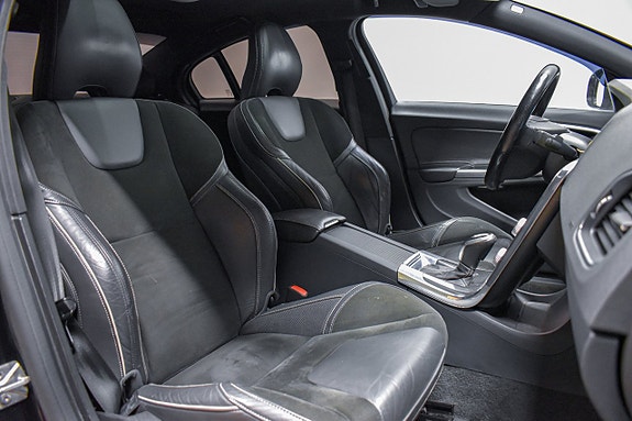Volvo S60 10 of 28
