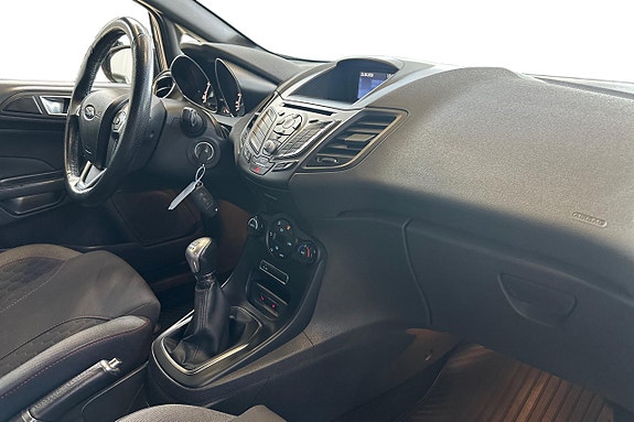 Ford Fiesta 10 of 21