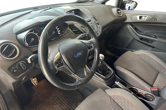 Ford Fiesta 13 of 21
