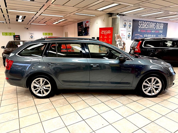 Skoda Octavia 2 of 5
