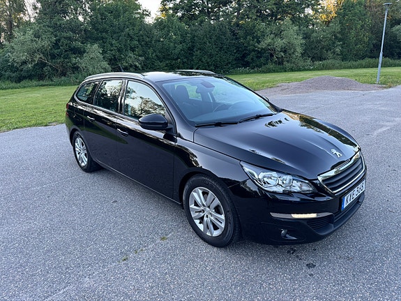 Peugeot 308 SW 3 of 5