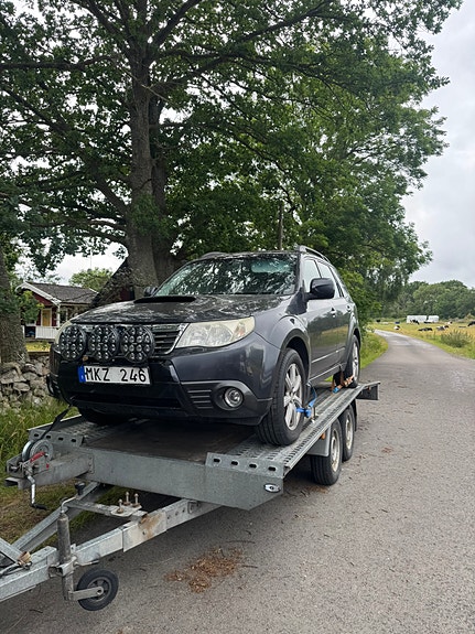Subaru Forester 2 of 3
