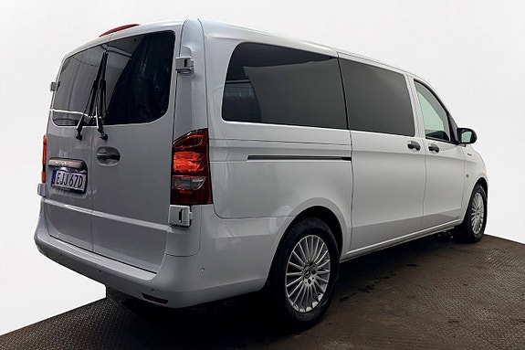 Mercedes-Benz eVito Tourer 7 of 29