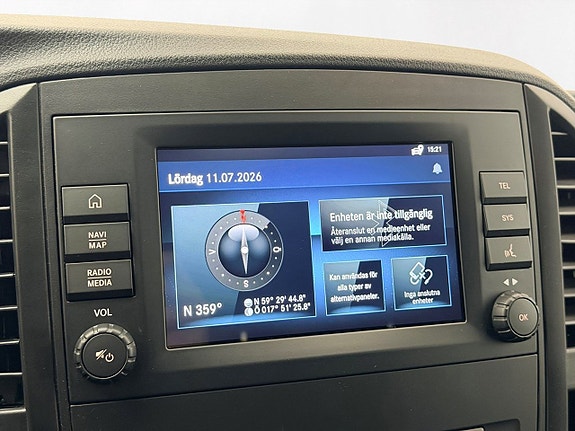 Mercedes-Benz eVito Tourer 24 of 29
