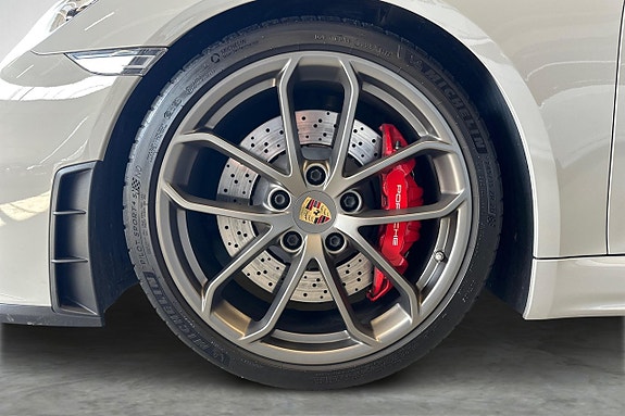 Porsche 718 Spyder 15 of 30