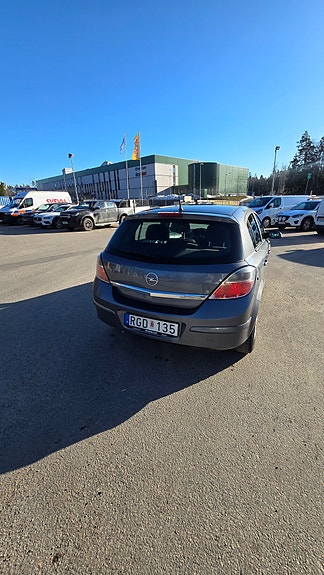 Opel Astra 4 of 5