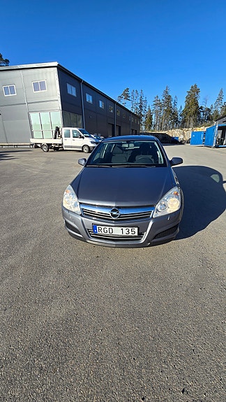 Opel Astra 2 of 5