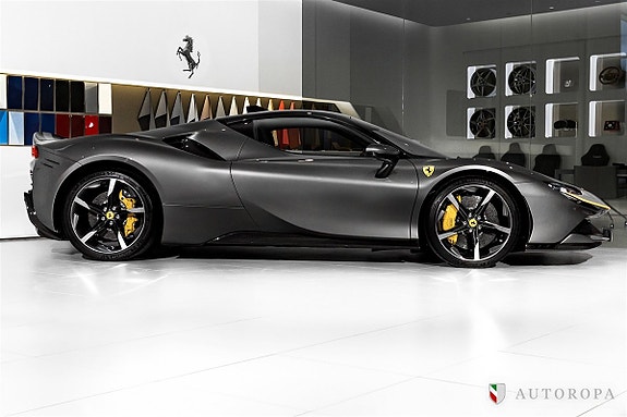 Ferrari SF90 Spider 3 of 5