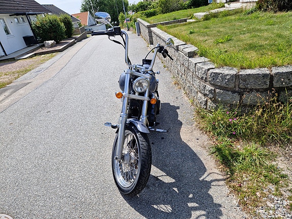 Harley-Davidson Street Bob 2 of 5