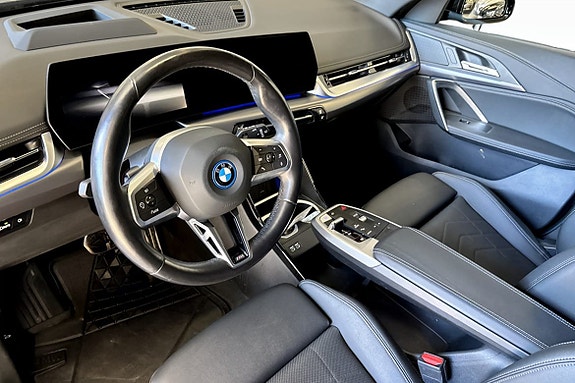 BMW iX1 5 of 5
