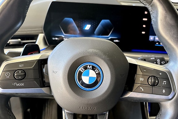 BMW iX1 7 of 9
