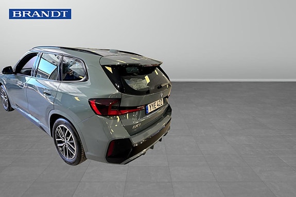 BMW iX1 11 of 12