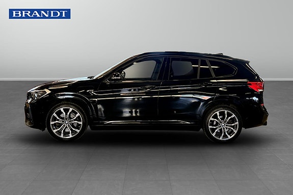 BMW X1 3 of 5
