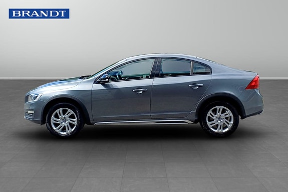 Volvo S60 Cross Country 3 of 5