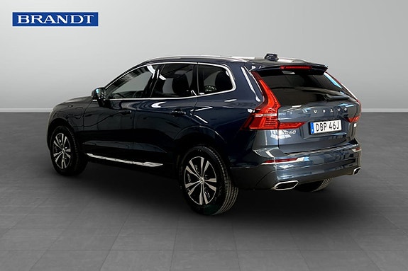 Volvo XC60 2 of 5