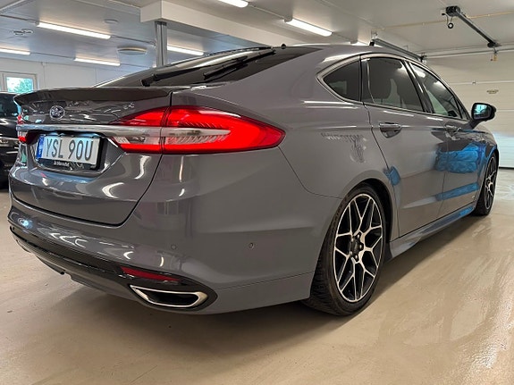 Ford Mondeo 13 of 26