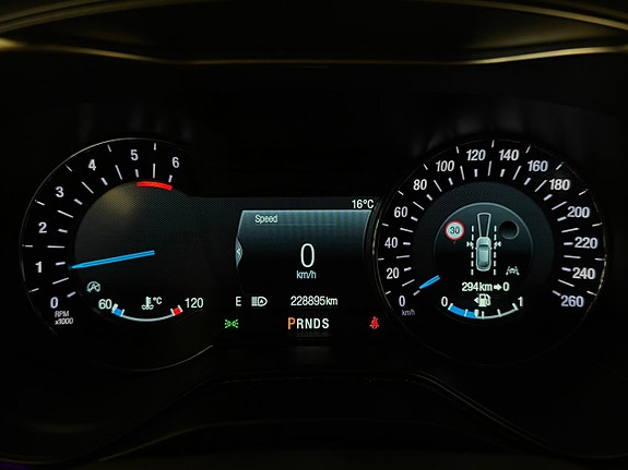 Ford Mondeo 19 of 26