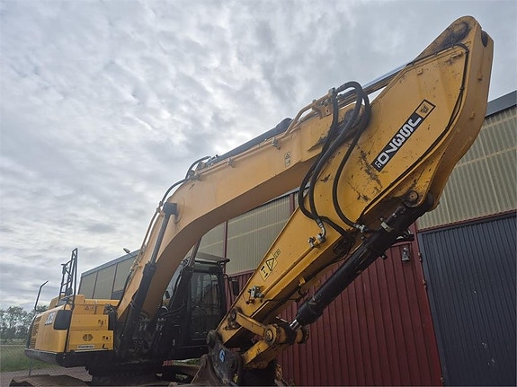 JCB JS370LCT4F 3 of 5