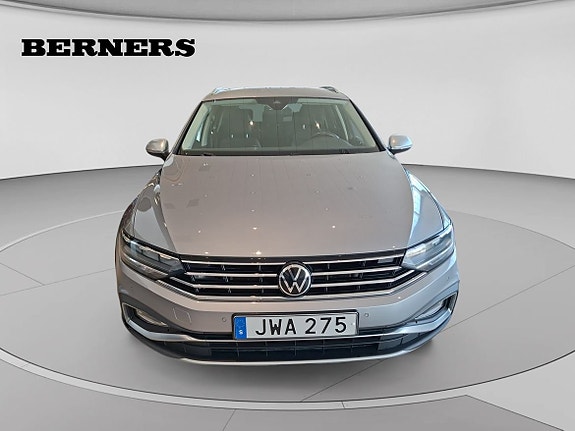 Volkswagen Passat Alltrack 8 of 15