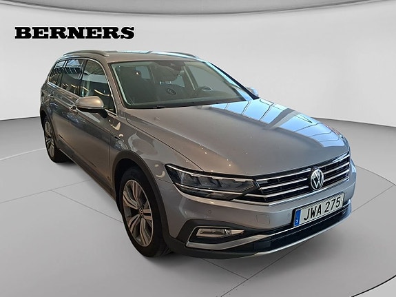 Volkswagen Passat Alltrack 7 of 15