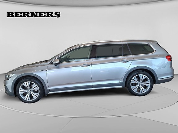 Volkswagen Passat Alltrack 2 of 15