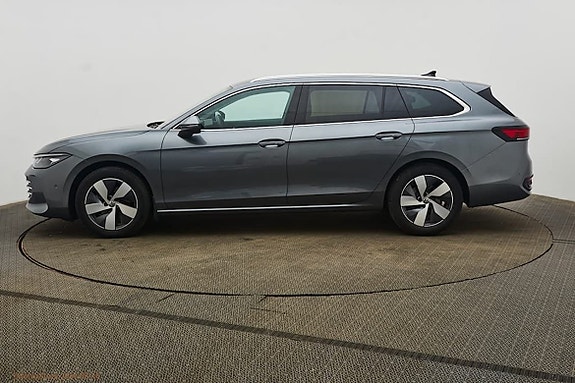 Volkswagen Passat 3 of 5